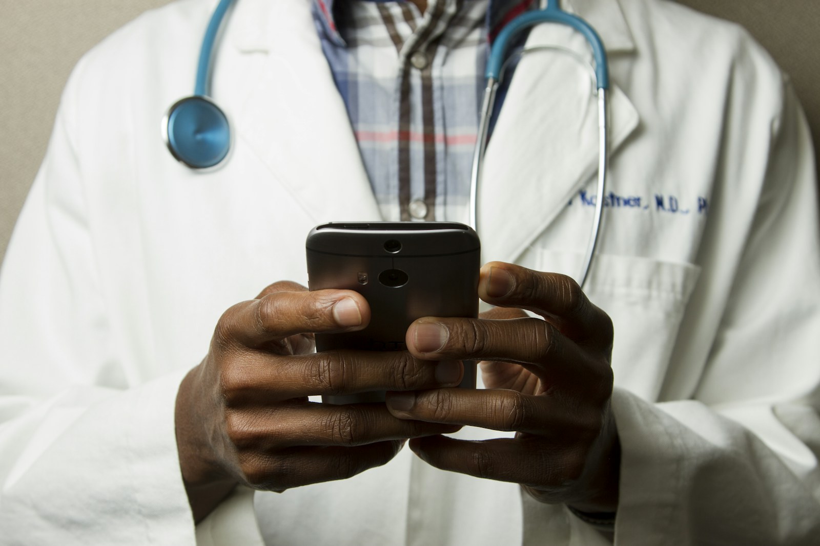 A thoughtful conversation about a personalized health journey
